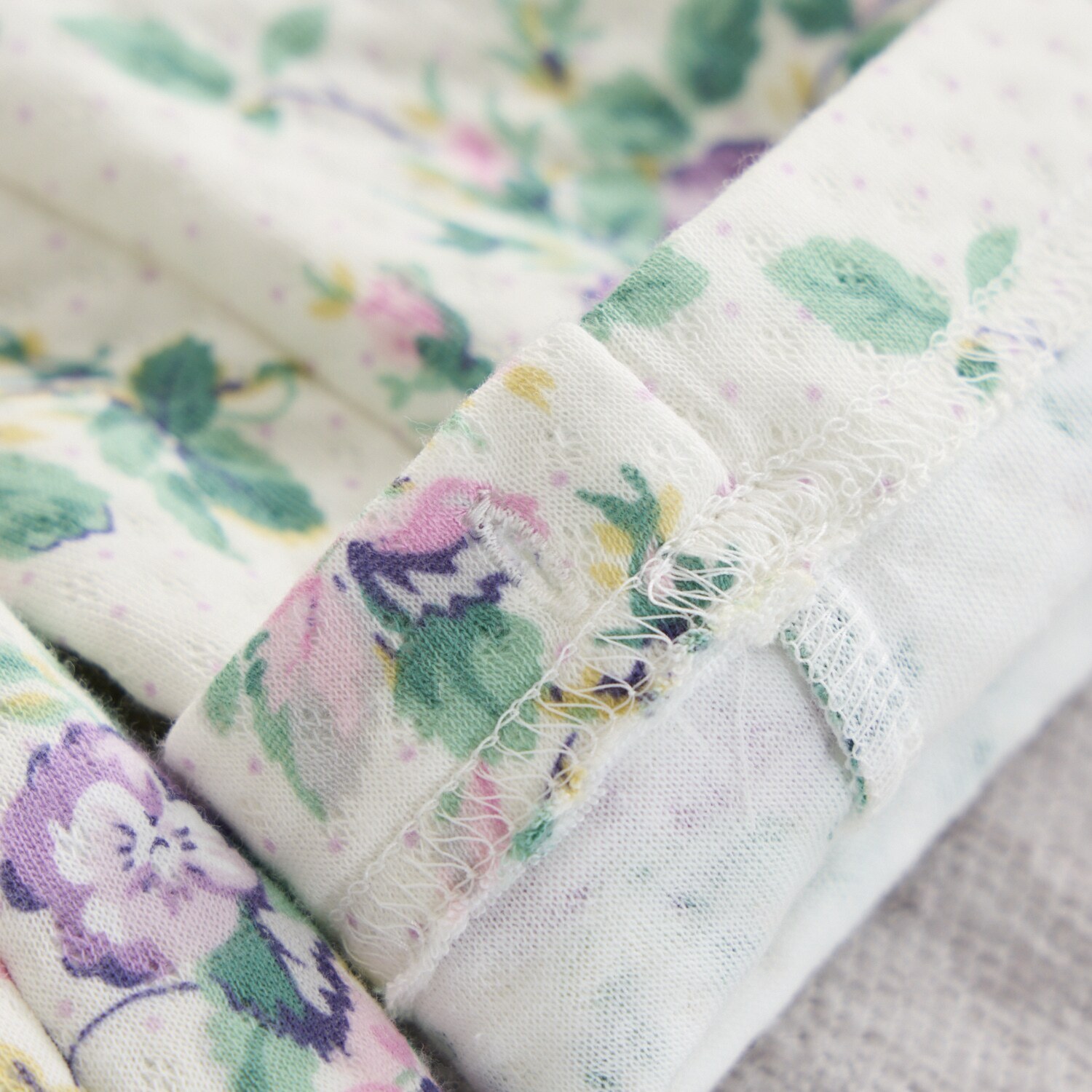 ローラアシュレイ ルイース　フローラル 中わたニットパジャマ