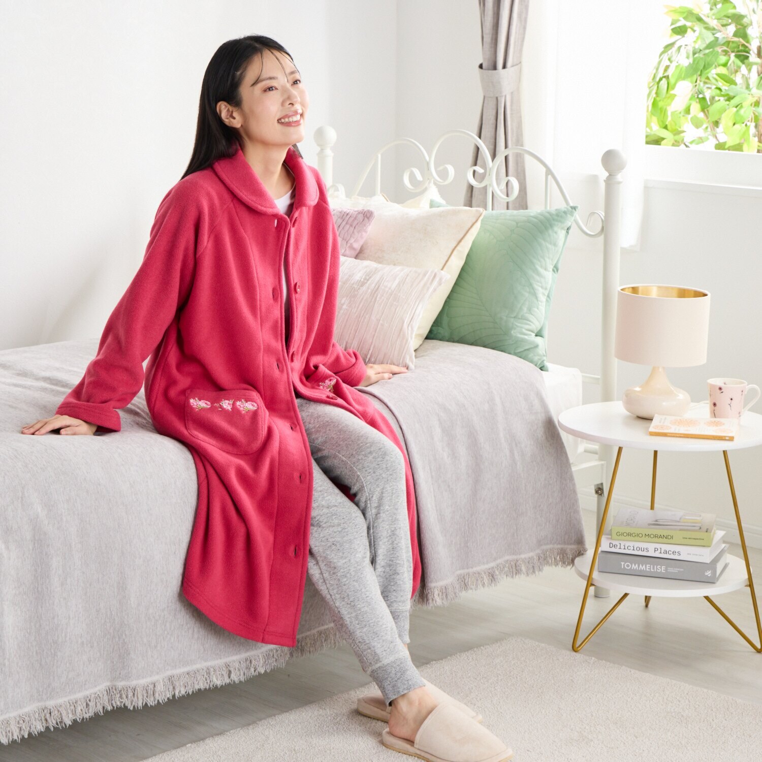 ローラアシュレイ 無地× クチュールローズ刺しゅう ロングガウン