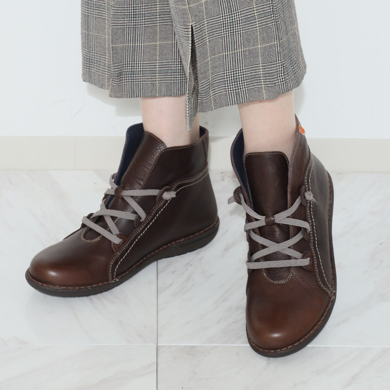 ジャングラ ＜スペイン製＞ 着脱簡単　牛革 レースアップ ショートブーツ