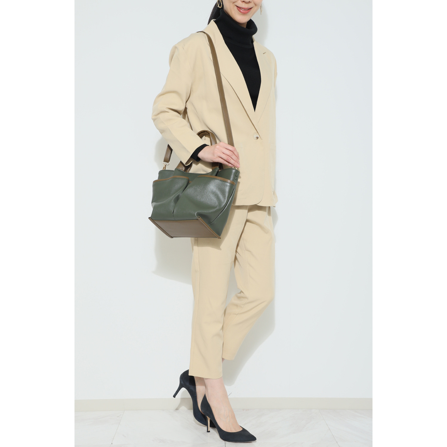 ベルモサ 合成皮革 前ポケットアクセント 軽量 ２ウェイトートバッグ