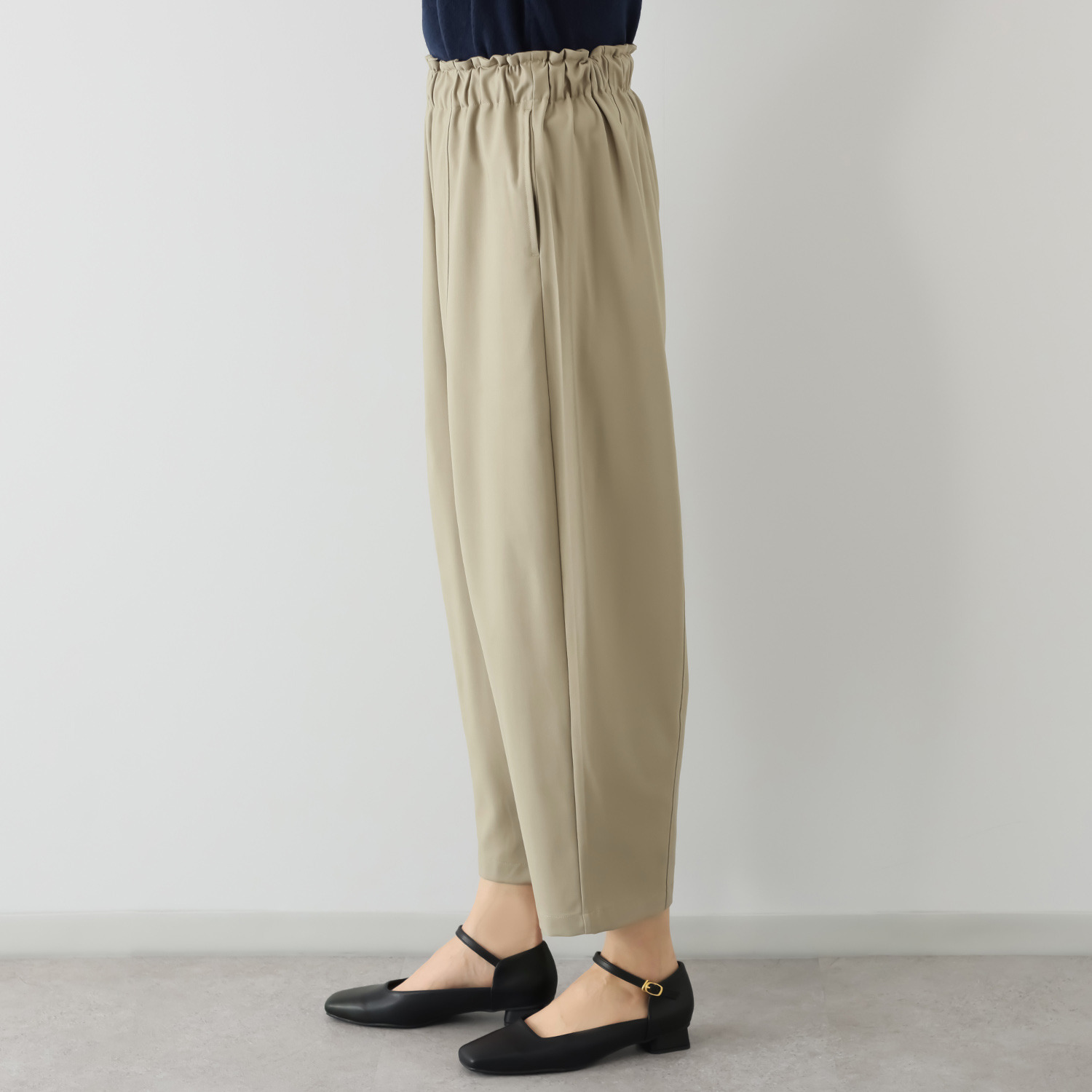 センスローブ カーヴィーシルエット イージーパンツ