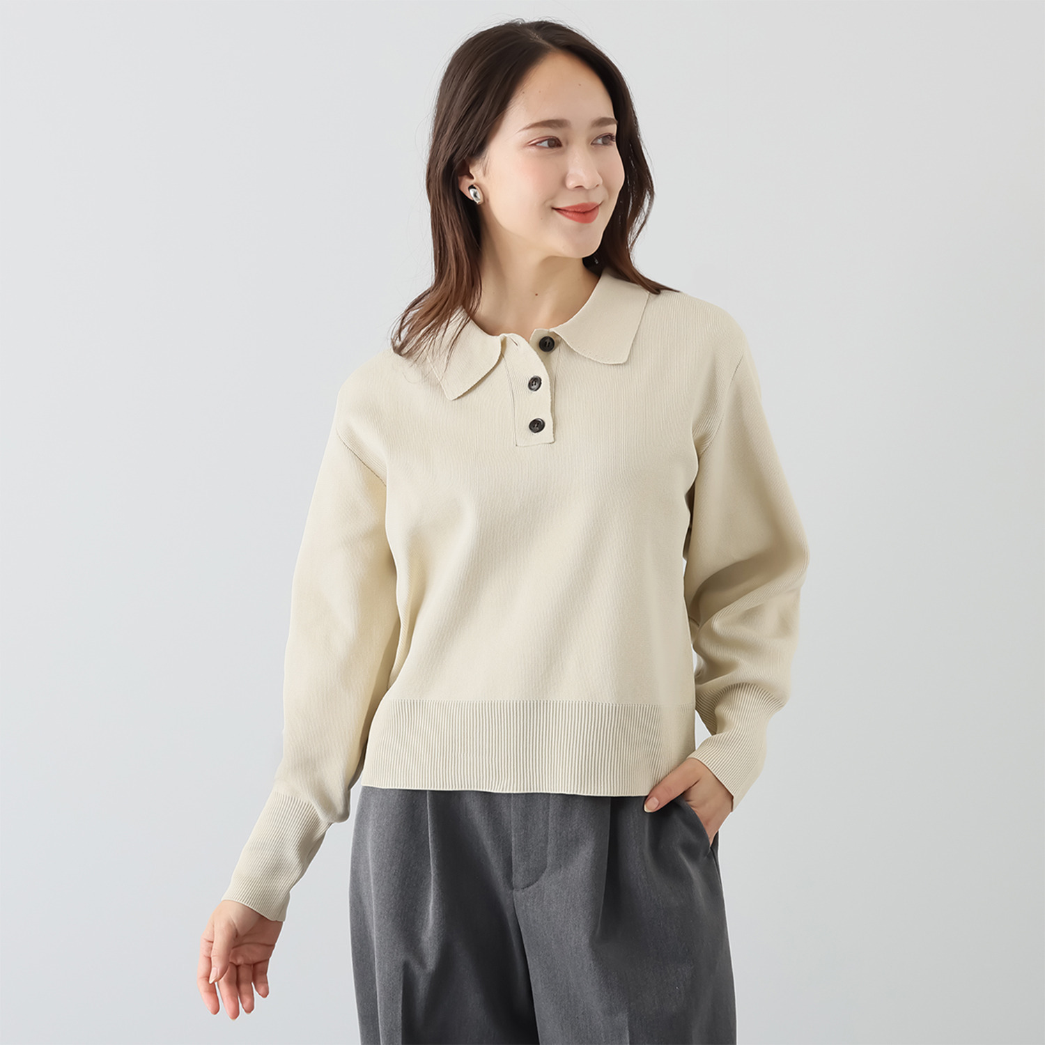 イロプライム ふんわりシルエットの 華やかニットポロシャツ