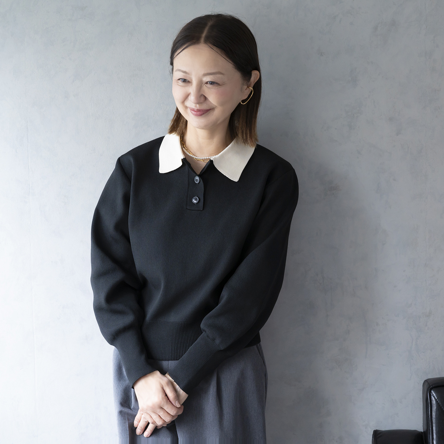 イロプライム ふんわりシルエットの 華やかニットポロシャツ