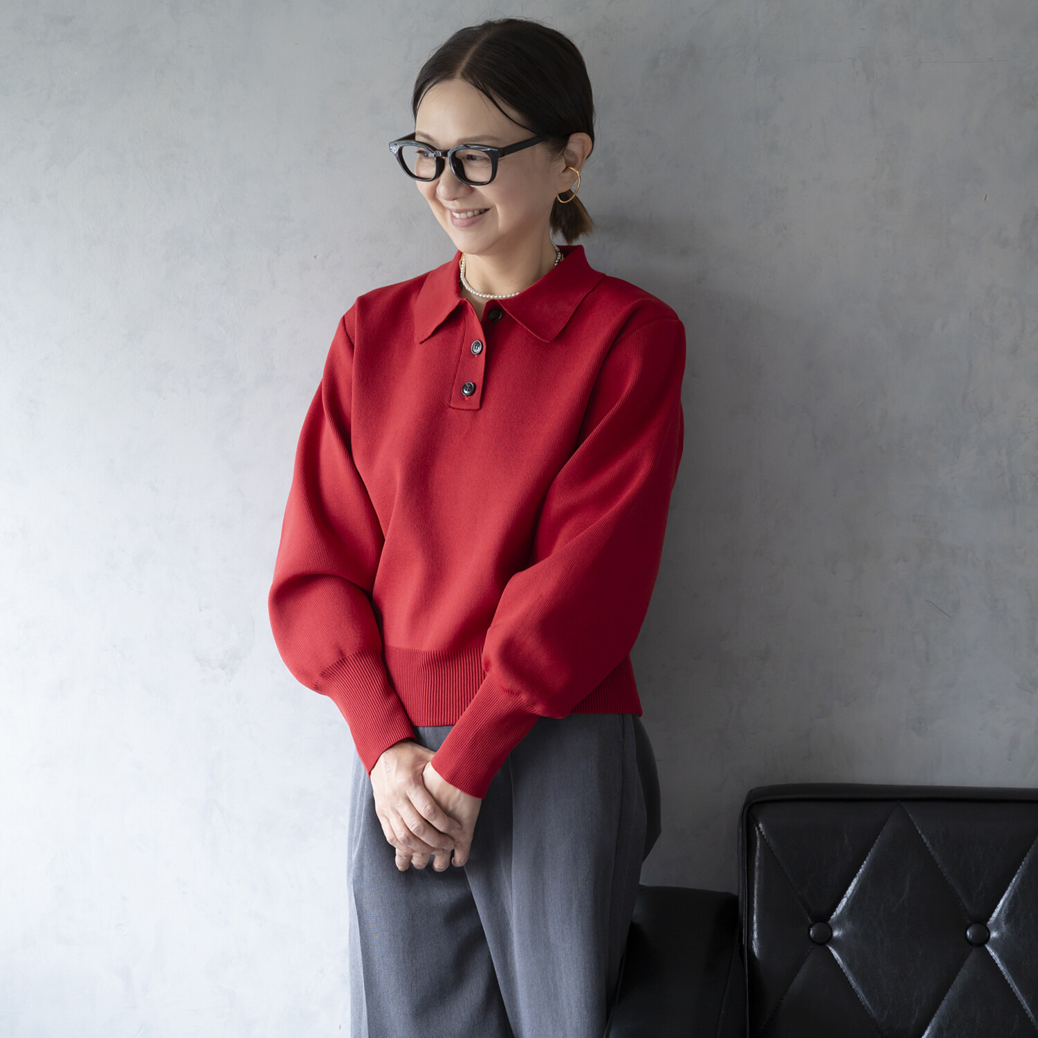 イロプライム ふんわりシルエットの 華やかニットポロシャツ