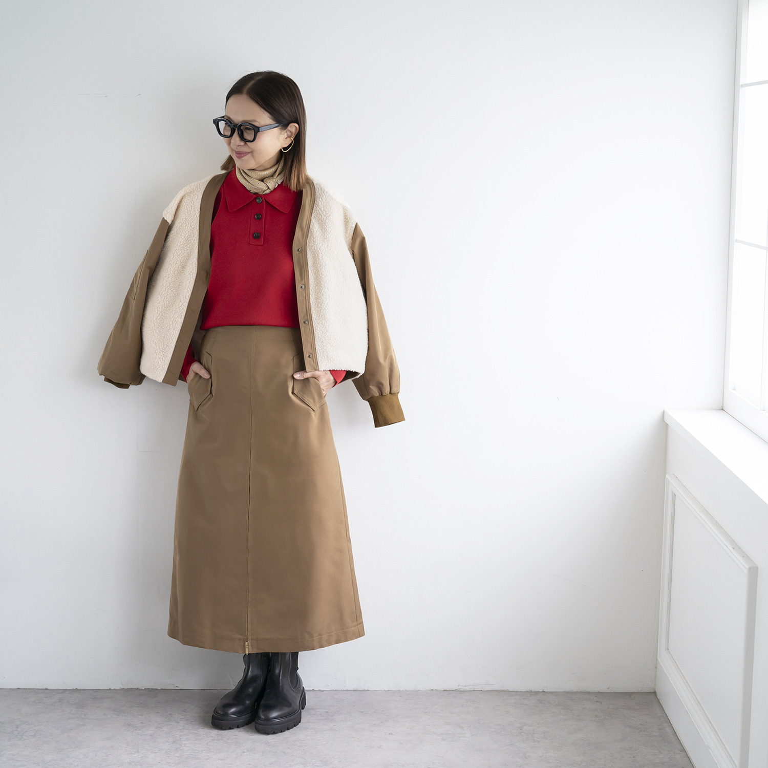 イロプライム ふんわりシルエットの 華やかニットポロシャツ