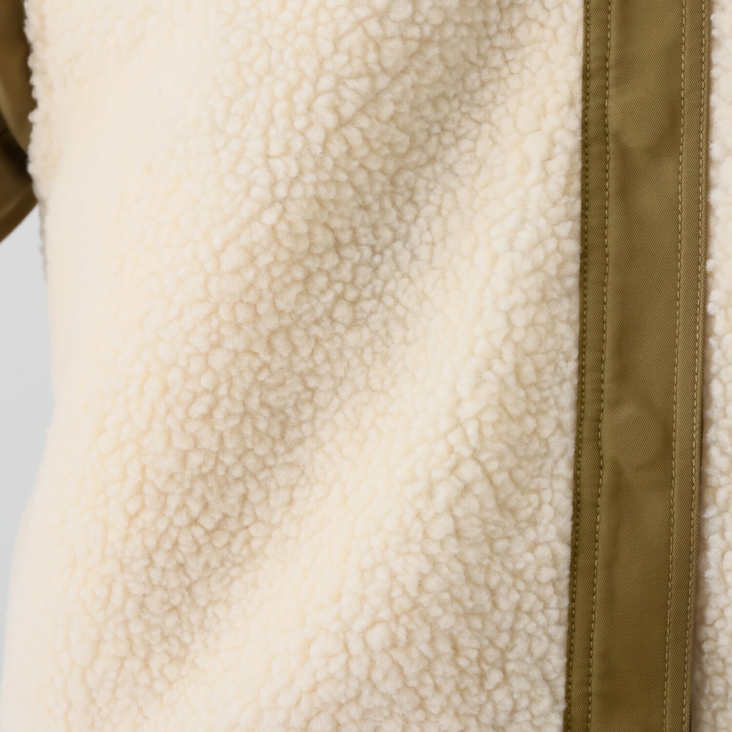 イロプライム 羽織り感覚の あったかボアブルゾン