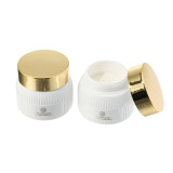 レヴィアブーケ お顔・手・首・身体に！ 美白ケア 薬用ホワイトクリーム ２個セット