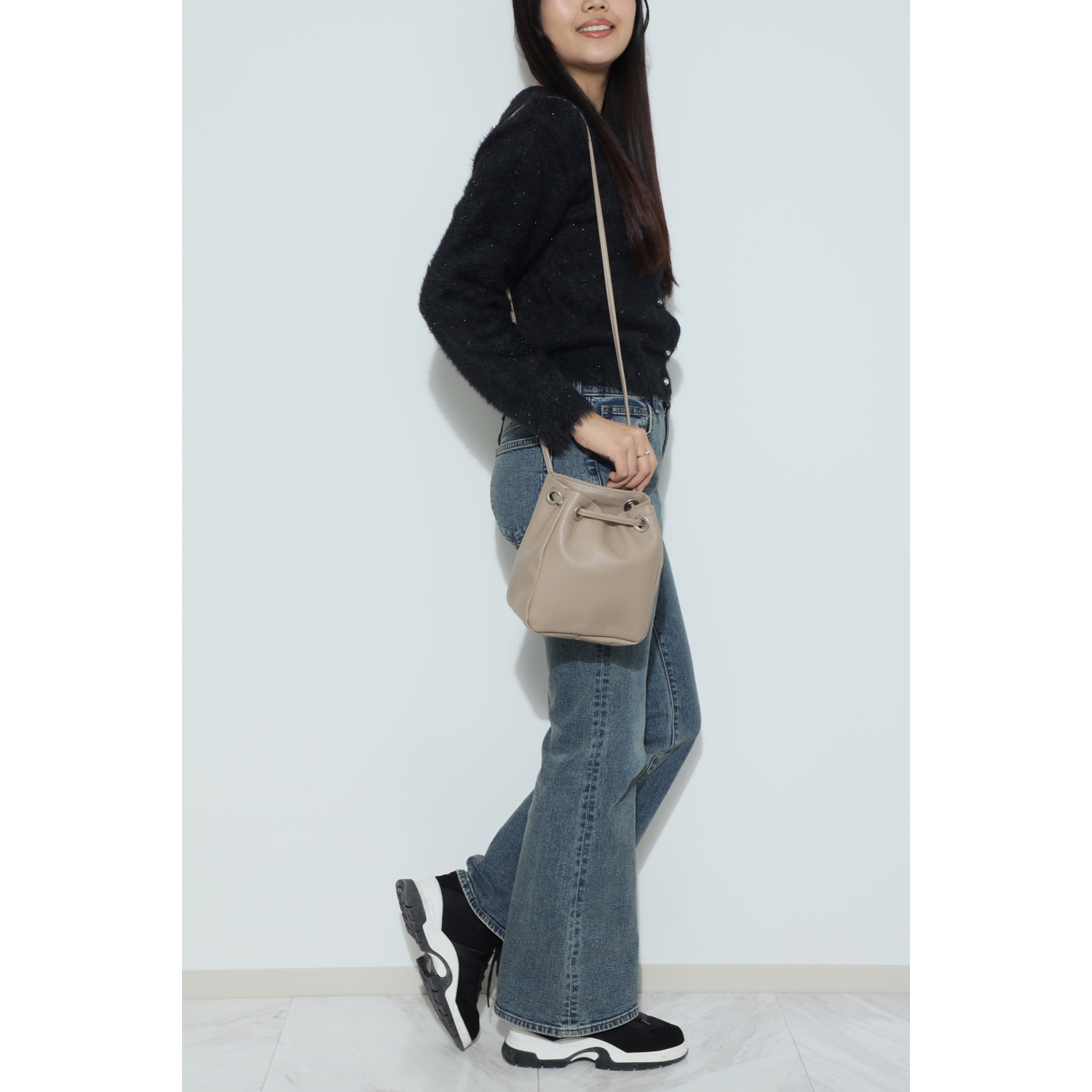 ムジカヴィータ イタリア製牛革 ループショルダーバッグ