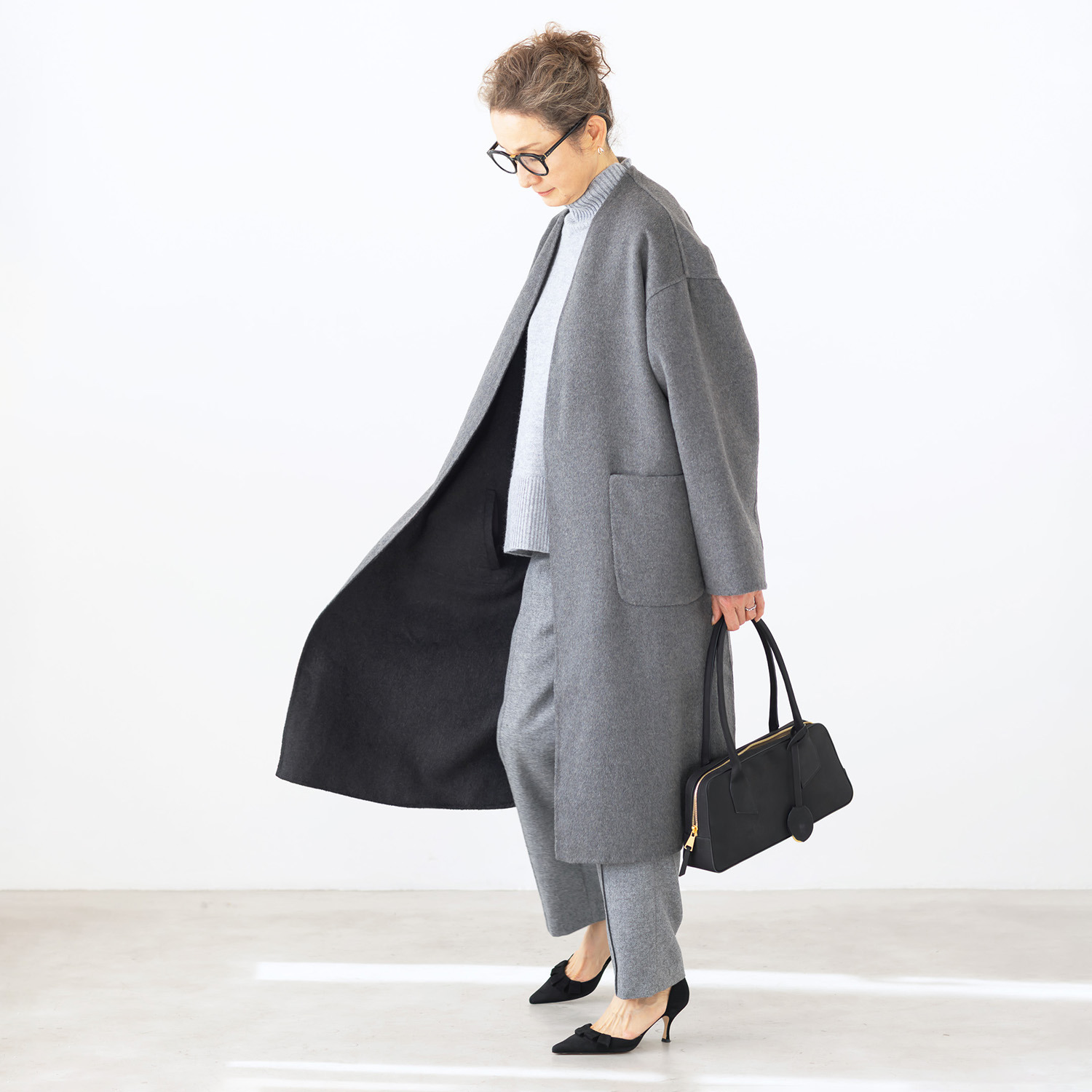 アンドスピカ ウールブレンド ノーカラー リバー仕立てコート