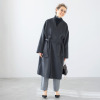 アンドスピカ ウールブレンド ノーカラー リバー仕立てコート