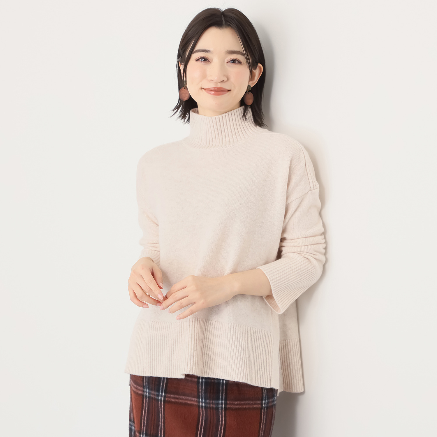 アンドスピカ カシミヤブレンド ハイネック ニットプルオーバー