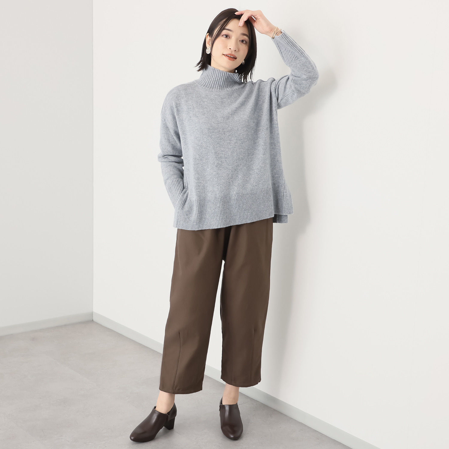 アンドスピカ カシミヤブレンド ハイネック ニットプルオーバー