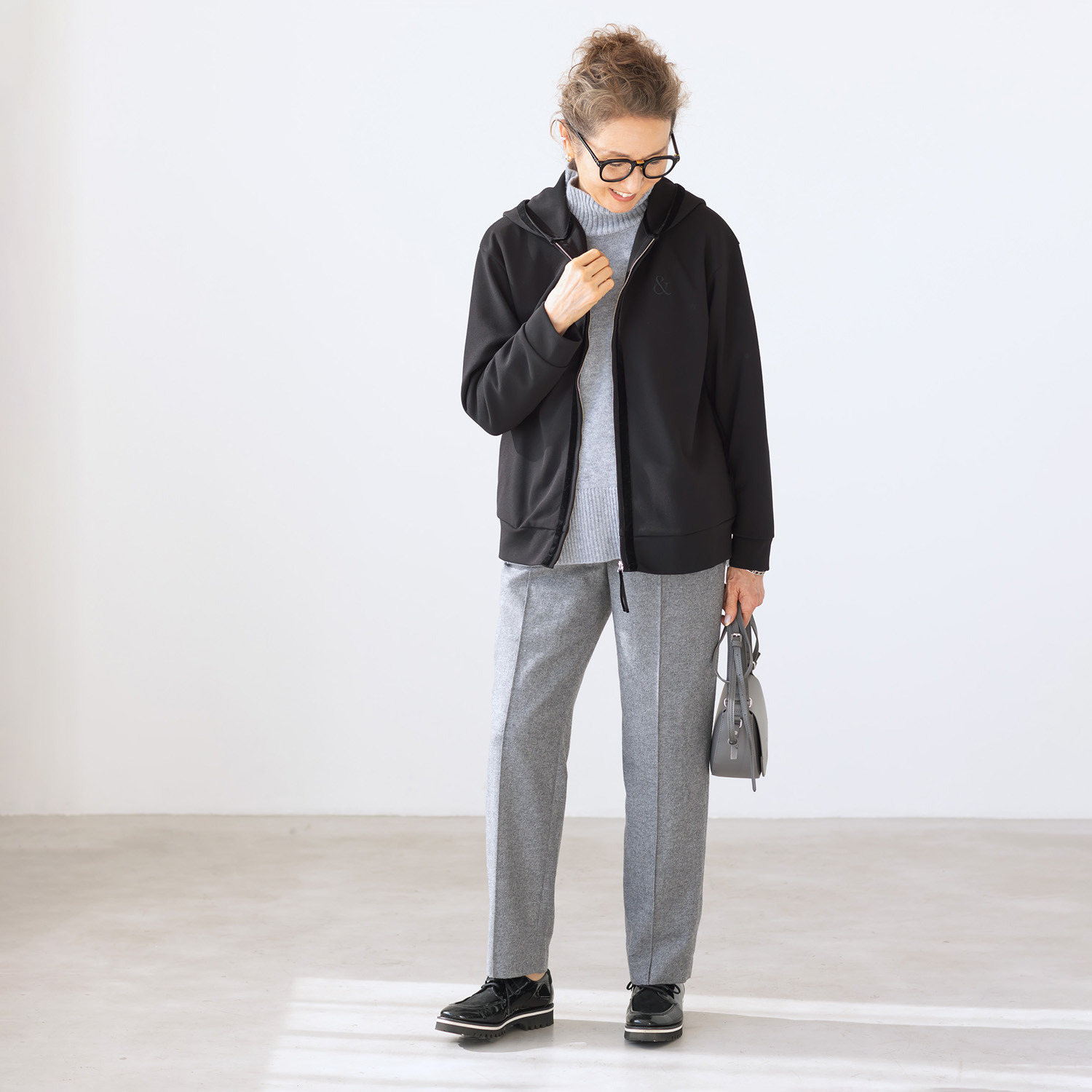 アンドスピカ カシミヤブレンド ハイネック ニットプルオーバー