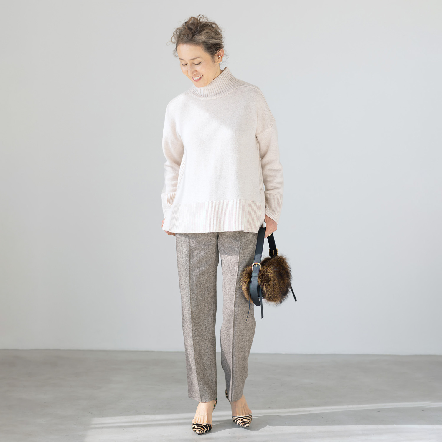 アンドスピカ カシミヤブレンド ハイネック ニットプルオーバー