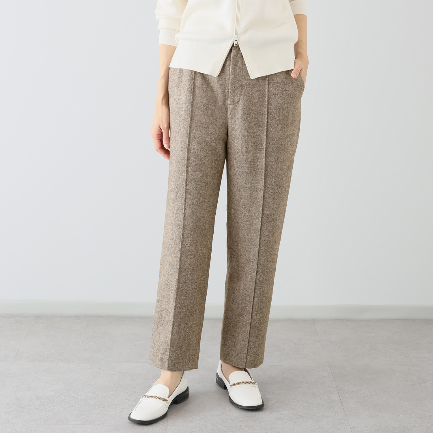 アンドスピカ ウールブレンド ウエストドロスト ストレートパンツ