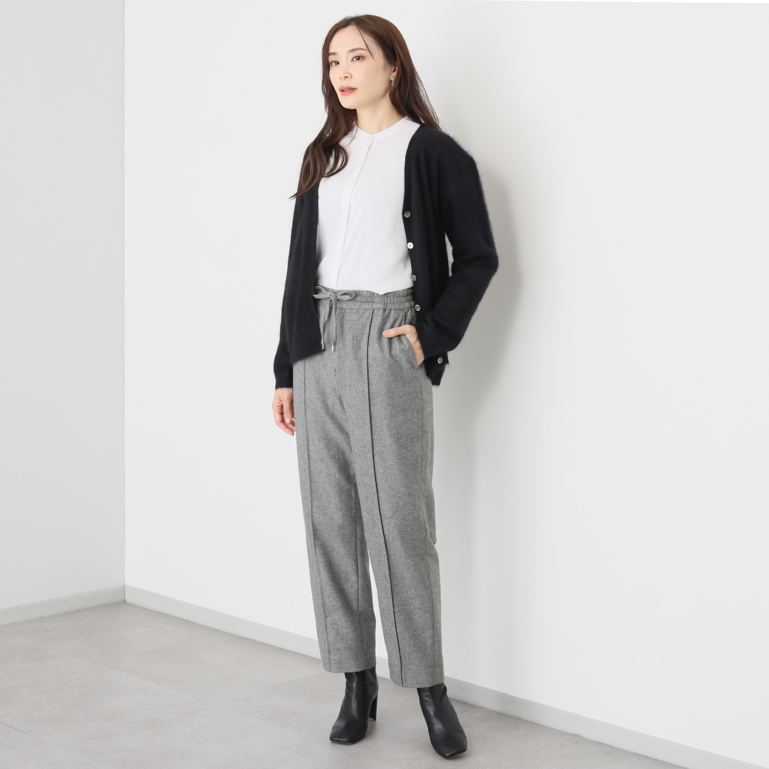 アンドスピカ ウールブレンド ウエストドロスト ストレートパンツ