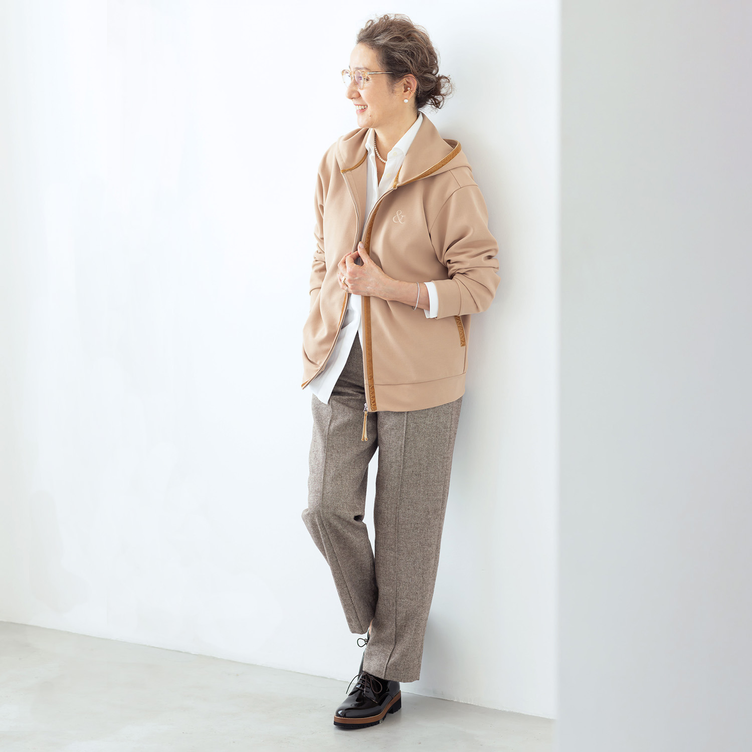 アンドスピカ ウールブレンド ウエストドロスト ストレートパンツ