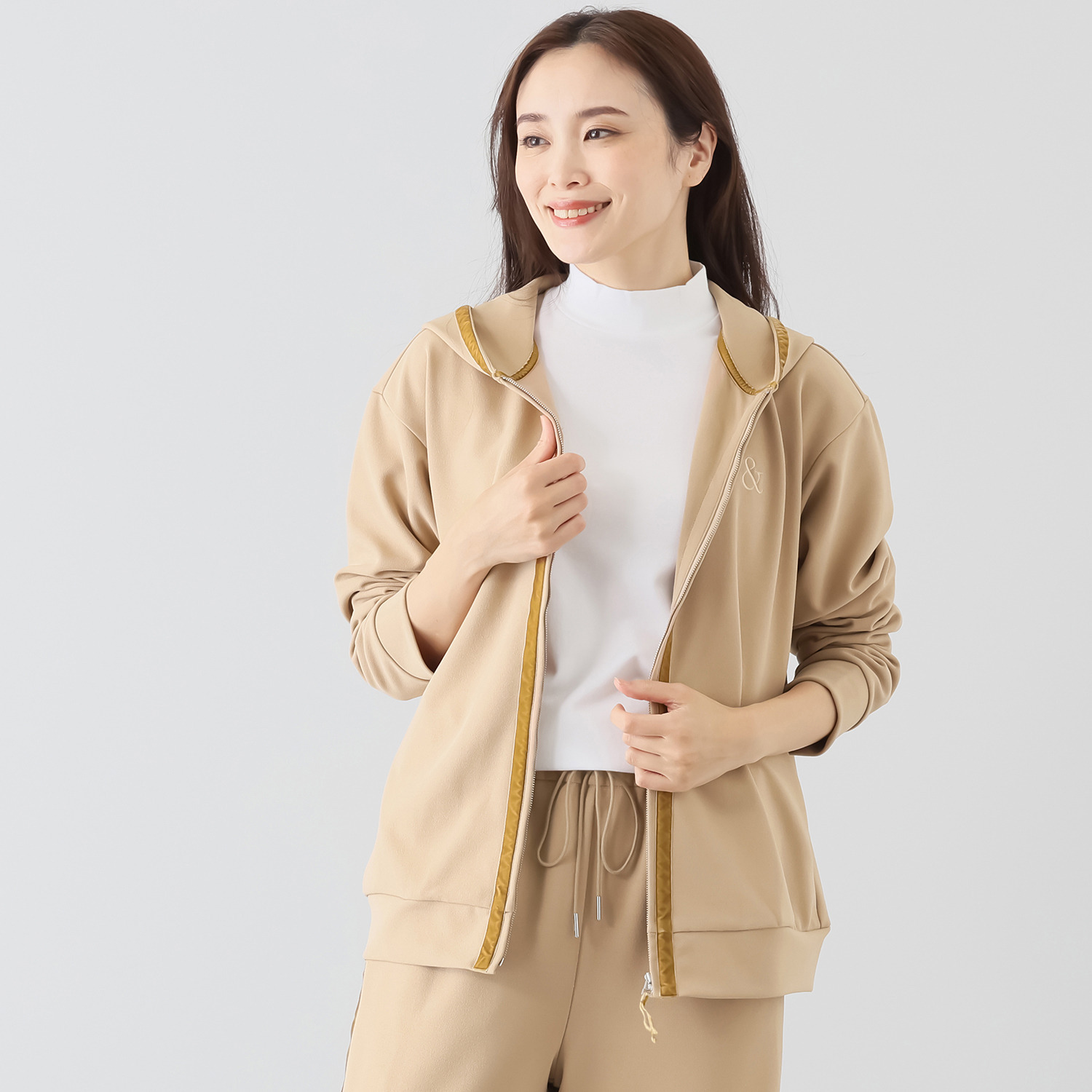 アンドスピカ ジョーゼットジャージー リボンアクセント フーディープルオーバー