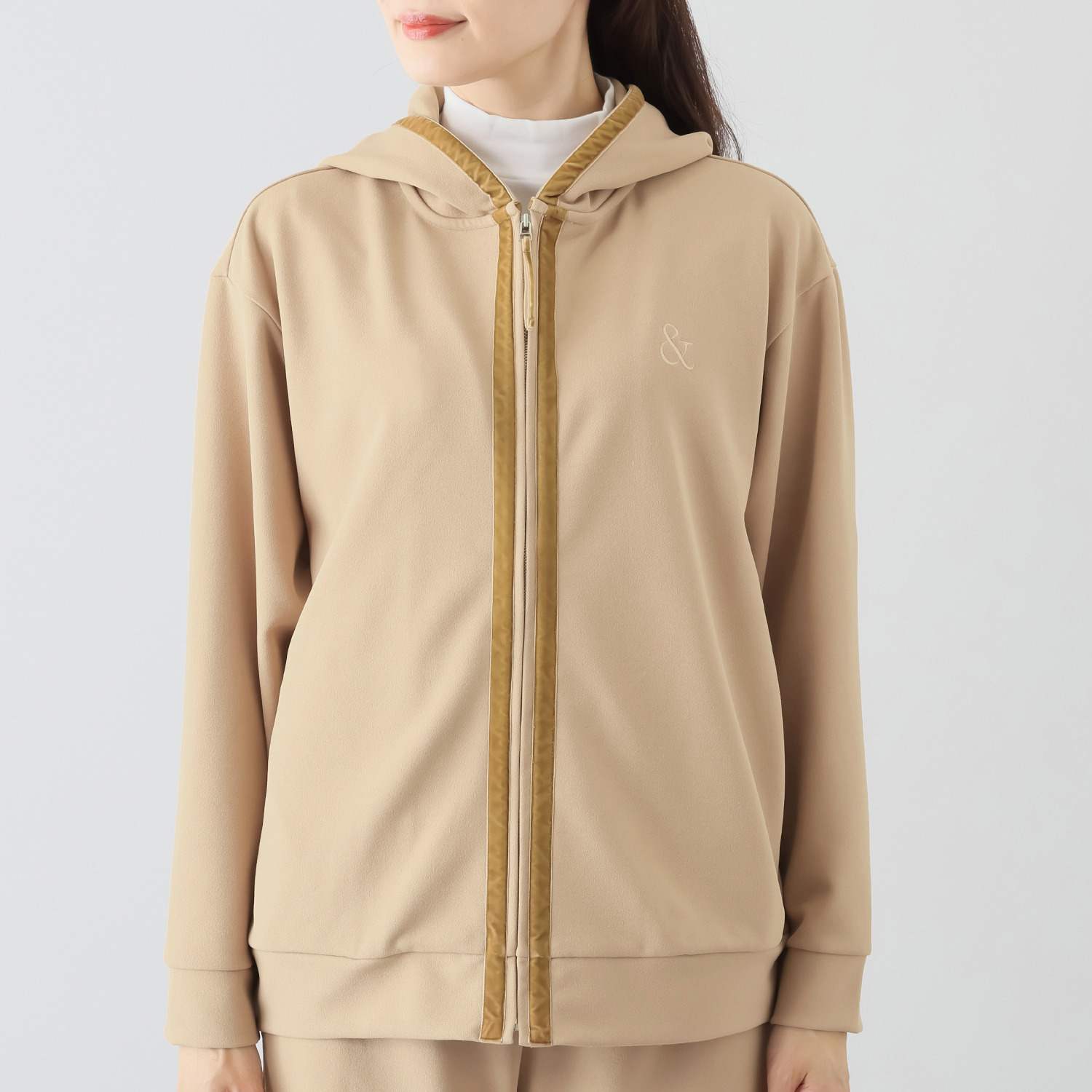 アンドスピカ ジョーゼットジャージー リボンアクセント フーディープルオーバー