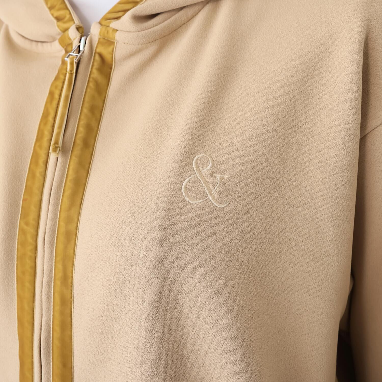 アンドスピカ ジョーゼットジャージー リボンアクセント フーディープルオーバー