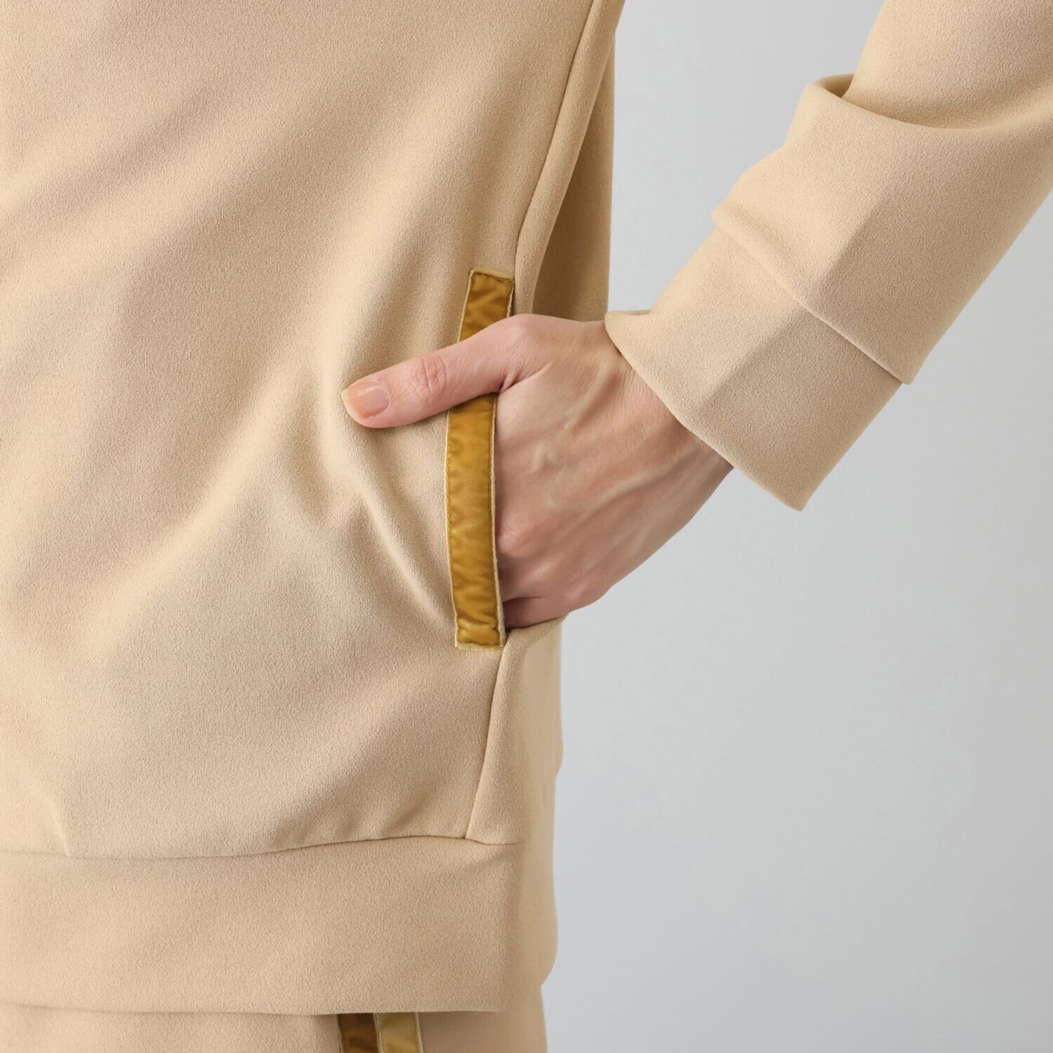 アンドスピカ ジョーゼットジャージー リボンアクセント フーディープルオーバー