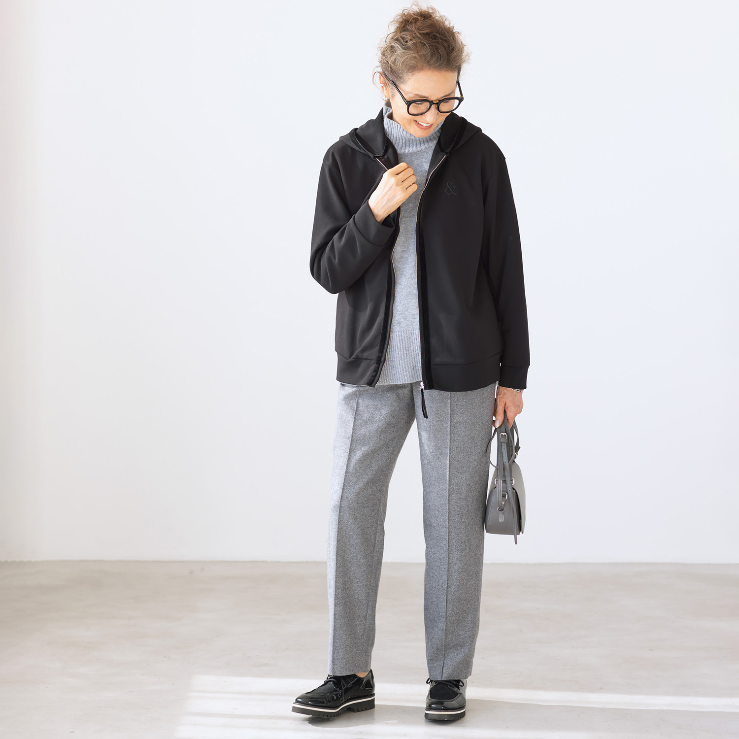 アンドスピカ ジョーゼットジャージー リボンアクセント フーディープルオーバー