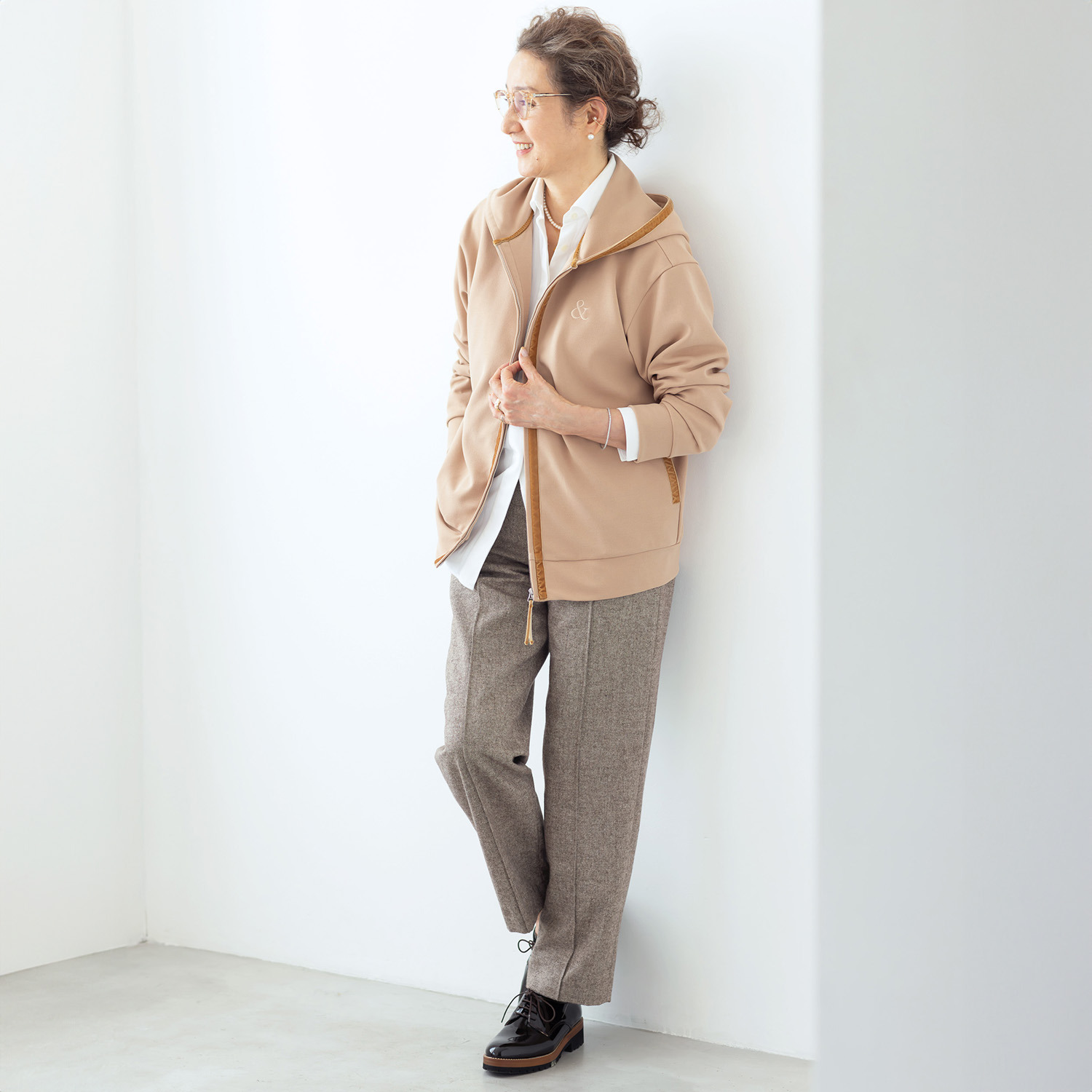 アンドスピカ ジョーゼットジャージー リボンアクセント フーディープルオーバー