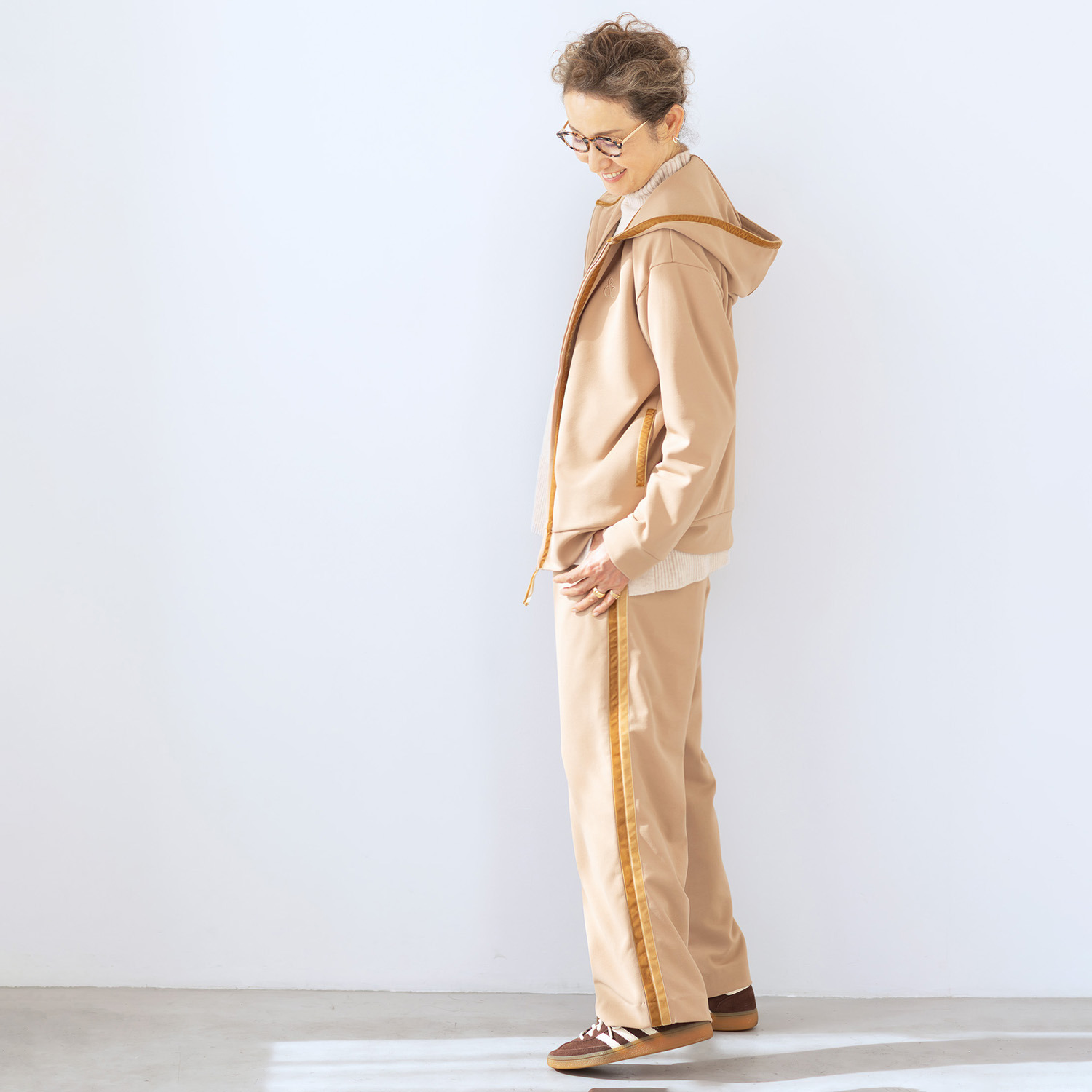 アンドスピカ ジョーゼットジャージー リボンアクセント フーディープルオーバー