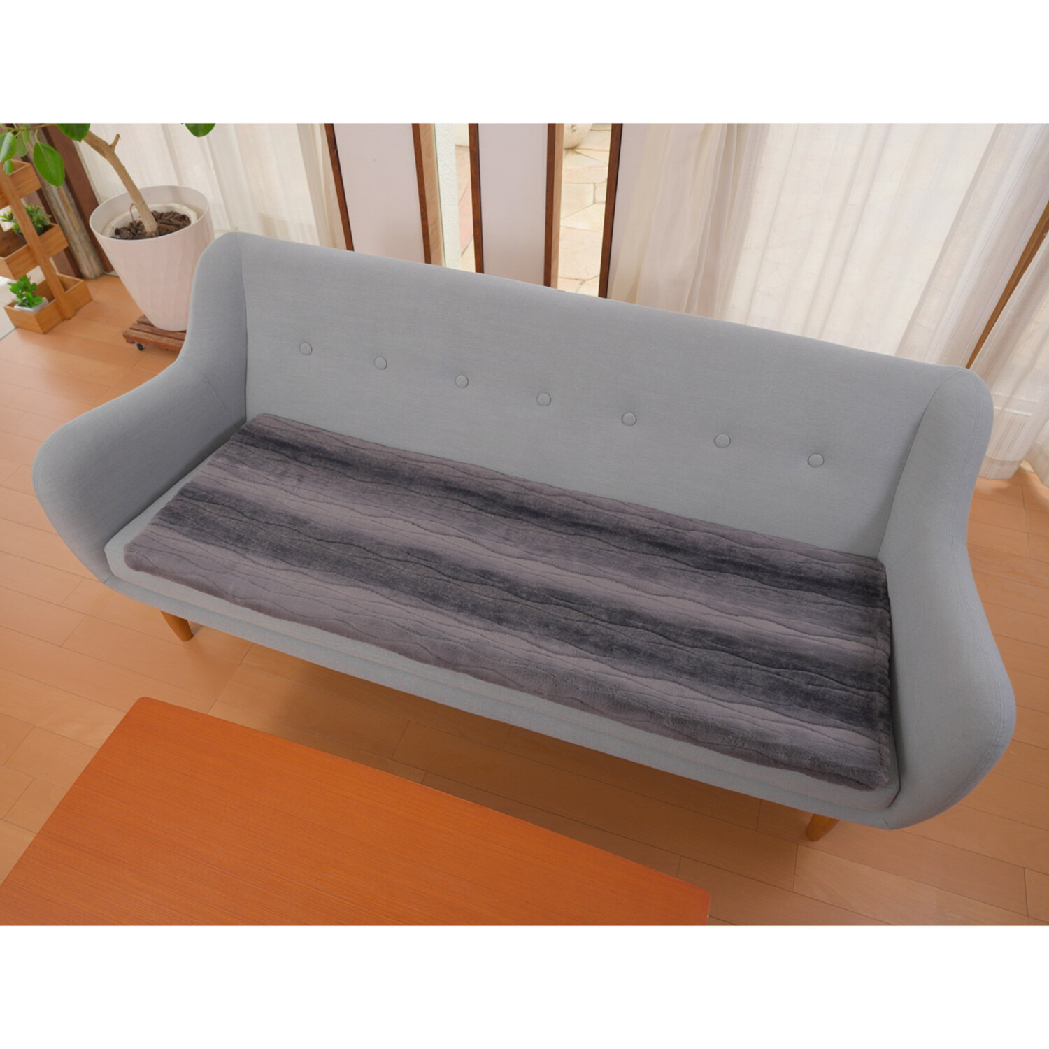 ソファーの座面に敷いて 快適な座り心地復活！ セーブルファータッチ 復活ソファーシート ＜３人掛用＞