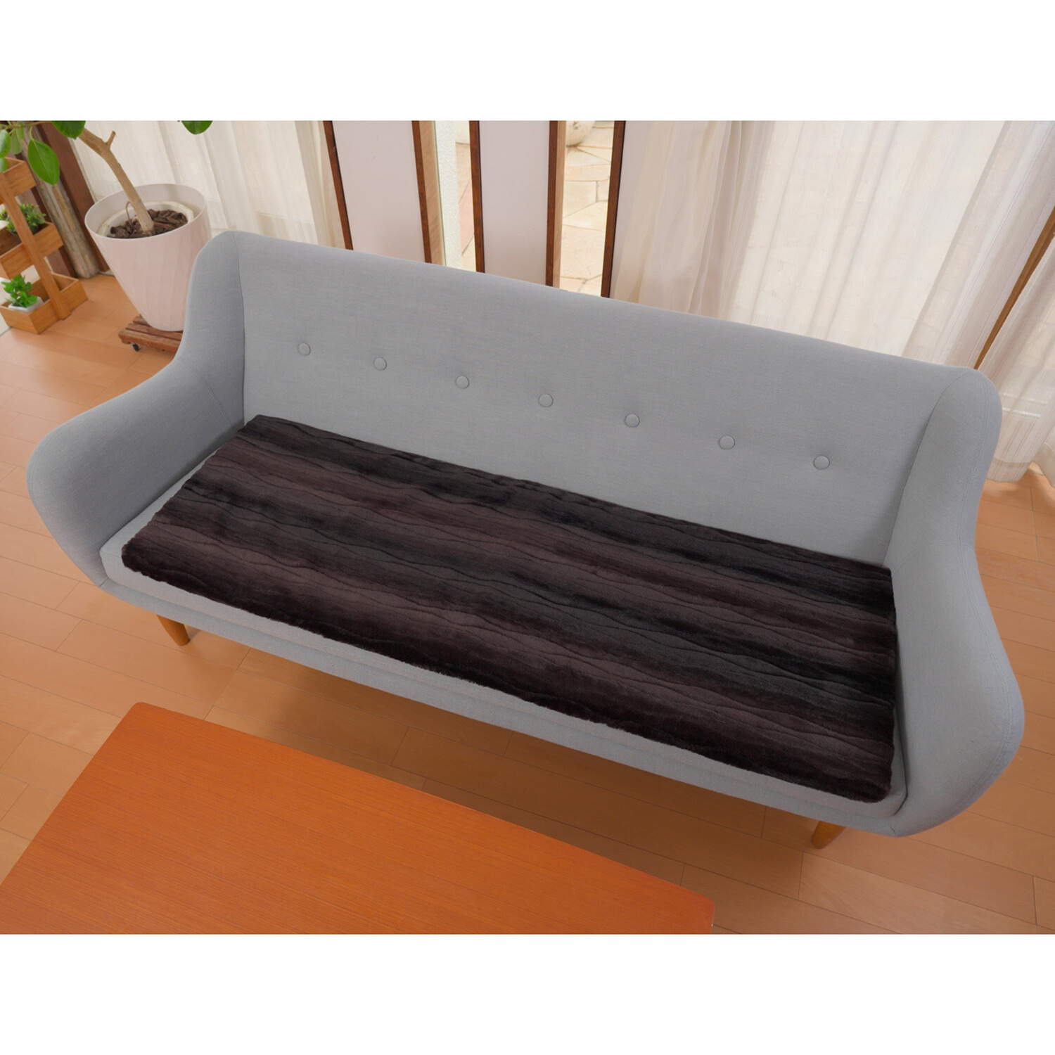 ソファーの座面に敷いて 快適な座り心地復活！ セーブルファータッチ 復活ソファーシート ＜３人掛用＞