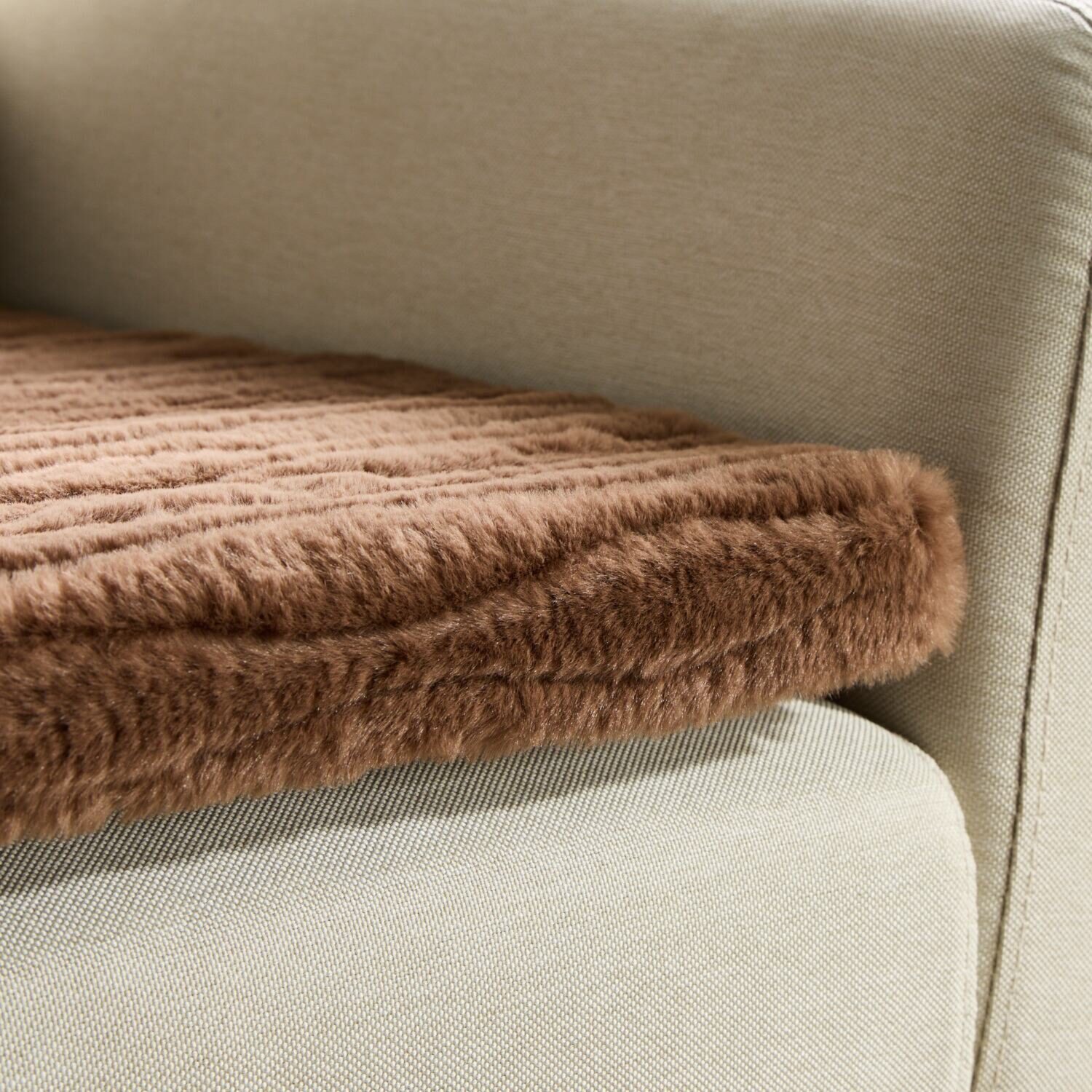 ソファーの座面に敷いて 快適な座り心地復活！ セーブルファータッチ 復活ソファーシート ＜チェア用＞