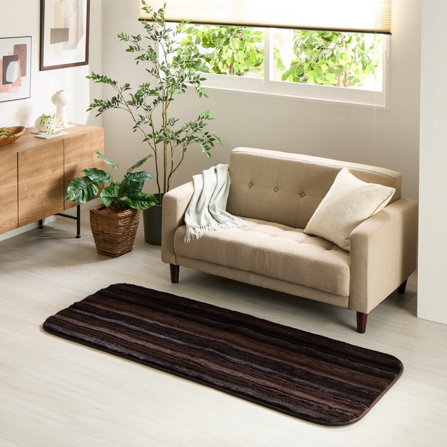 セーブルファータッチ 蓄熱ウレタン入り 足元あったかラグ ＜６５×１７０ｃｍ＞