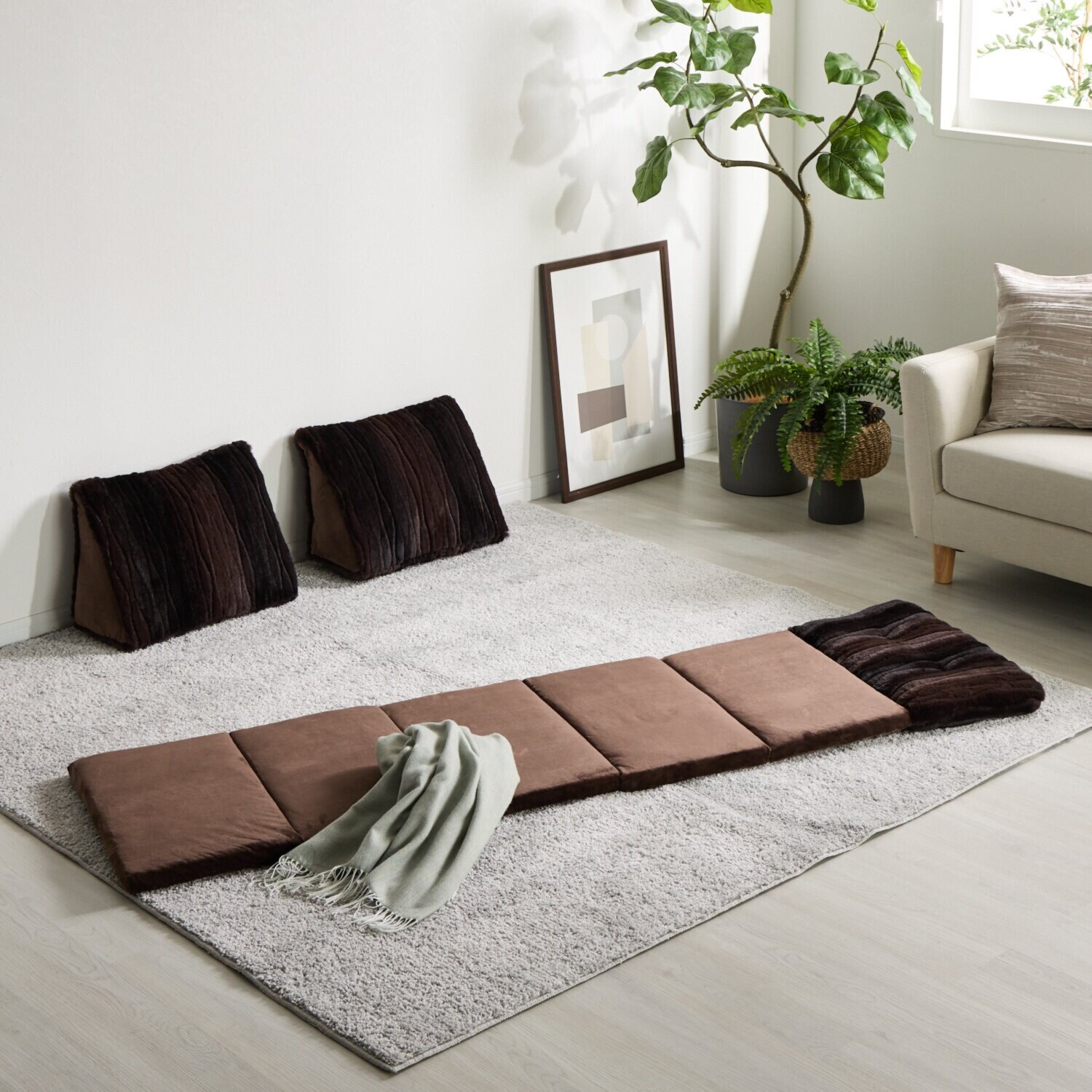 セーブルファータッチ 背もたれしっかり 三角クッション ＜２個セット＞