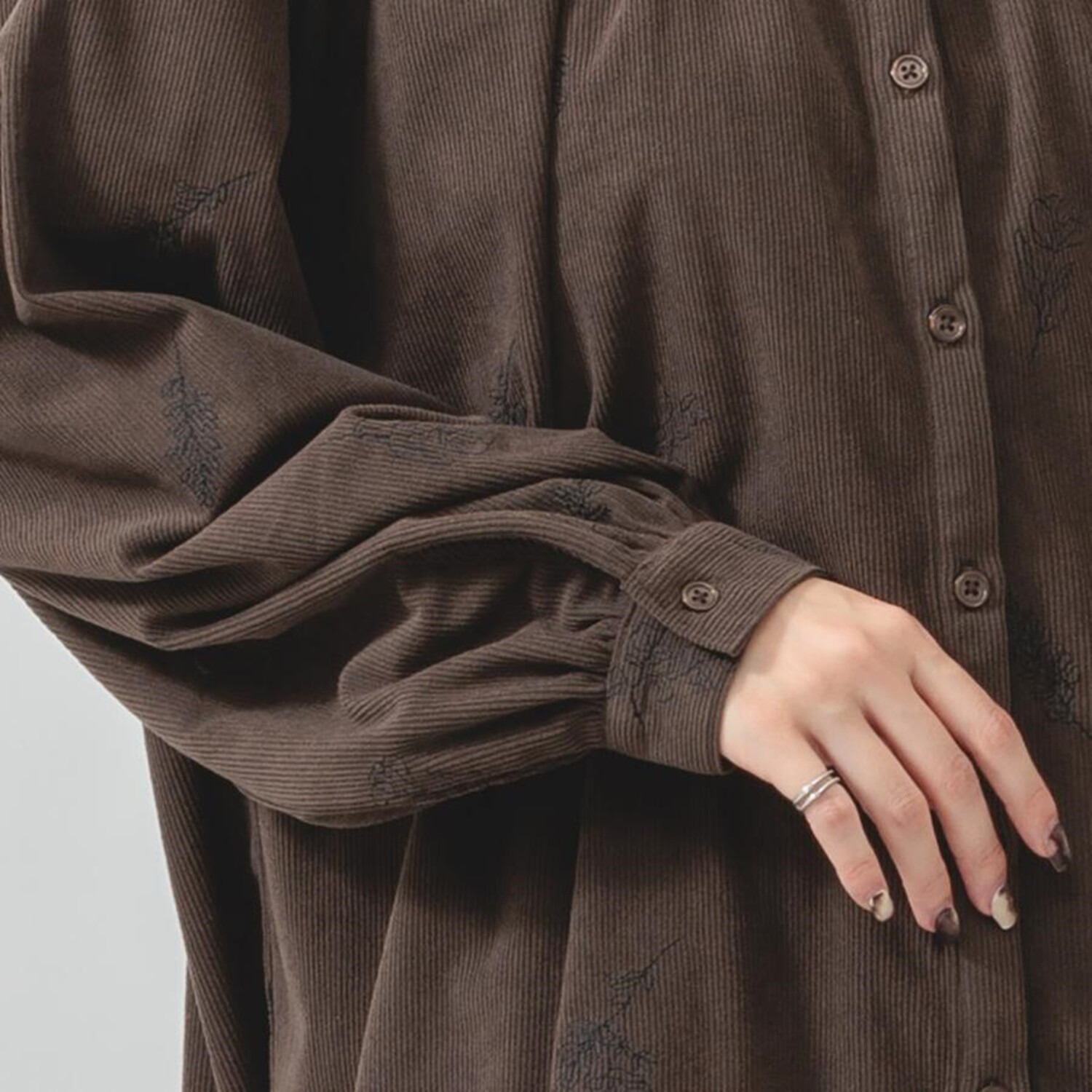 エムエムオー コーデュロイ 刺しゅうブラウス