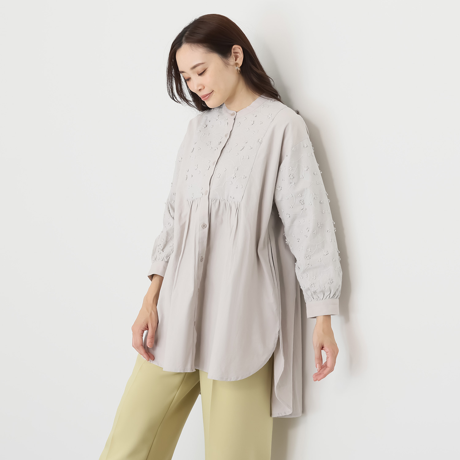 テミテ 華やかに映える 立体刺しゅう チュニックワンピース