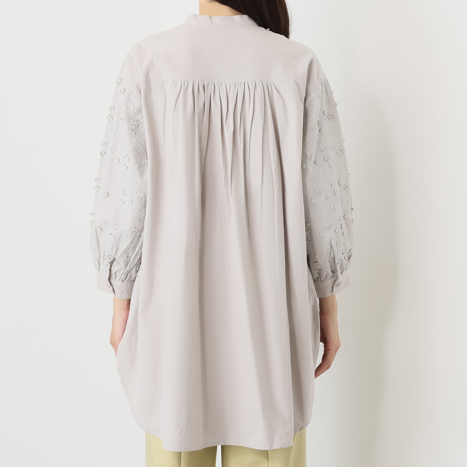 テミテ 華やかに映える 立体刺しゅう チュニックワンピース