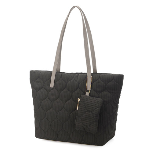 ラルジュ キルト加工 ポーチ付 軽量トートバッグ