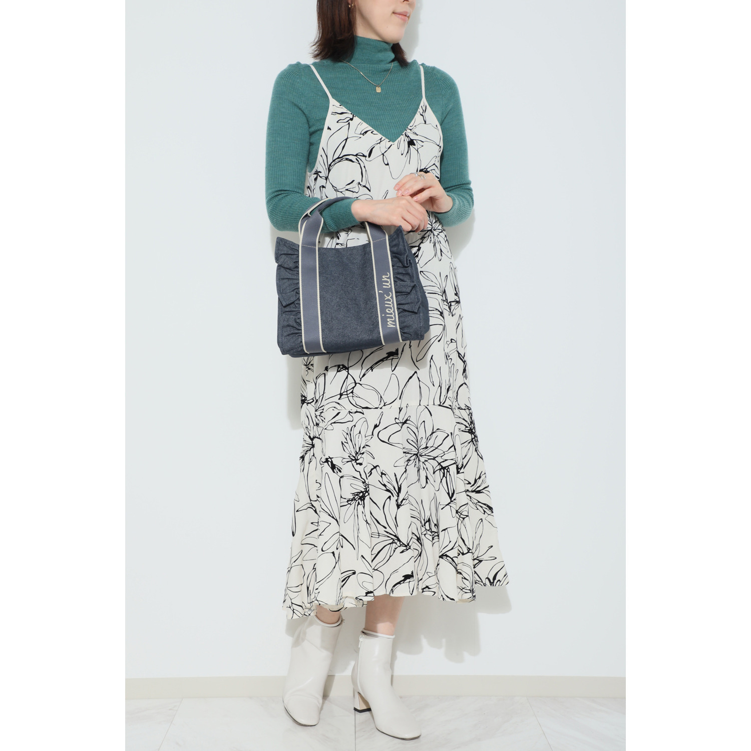 ラルジュ ロゴテープハンドル フリルトートバッグ