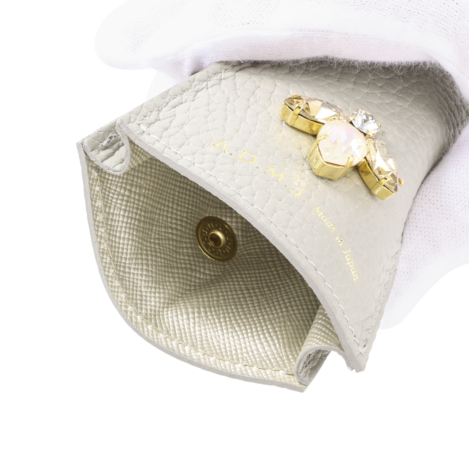 エーディーエムジェイ 牛革シュリンク型押し ＴＨＥ　ＢＥＥ クロッシェチャーム