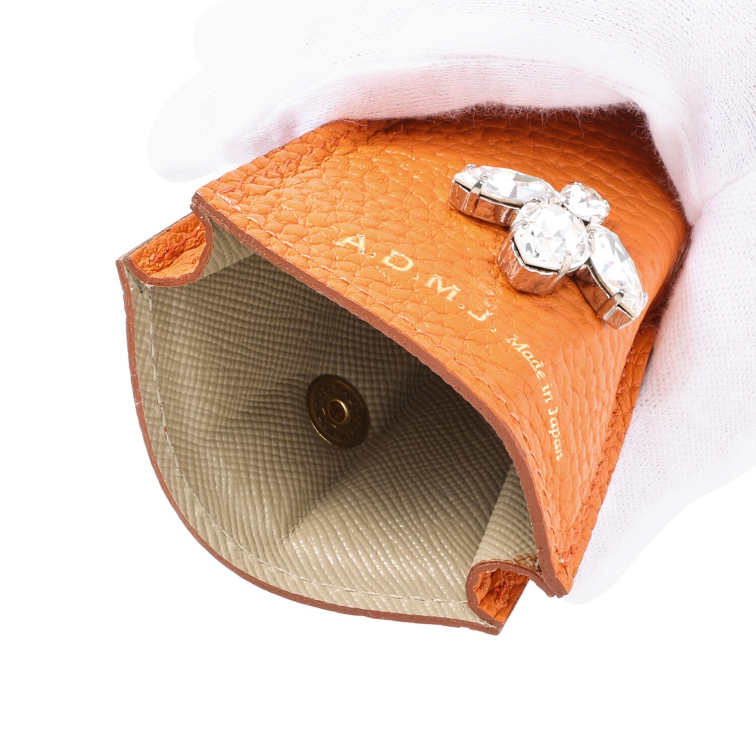 エーディーエムジェイ 牛革シュリンク型押し ＴＨＥ　ＢＥＥ クロッシェチャーム