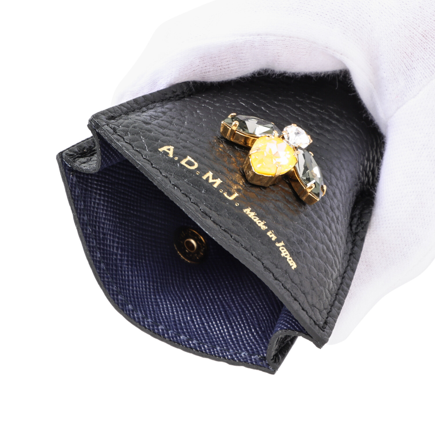 エーディーエムジェイ 牛革シュリンク型押し ＴＨＥ　ＢＥＥ クロッシェチャーム