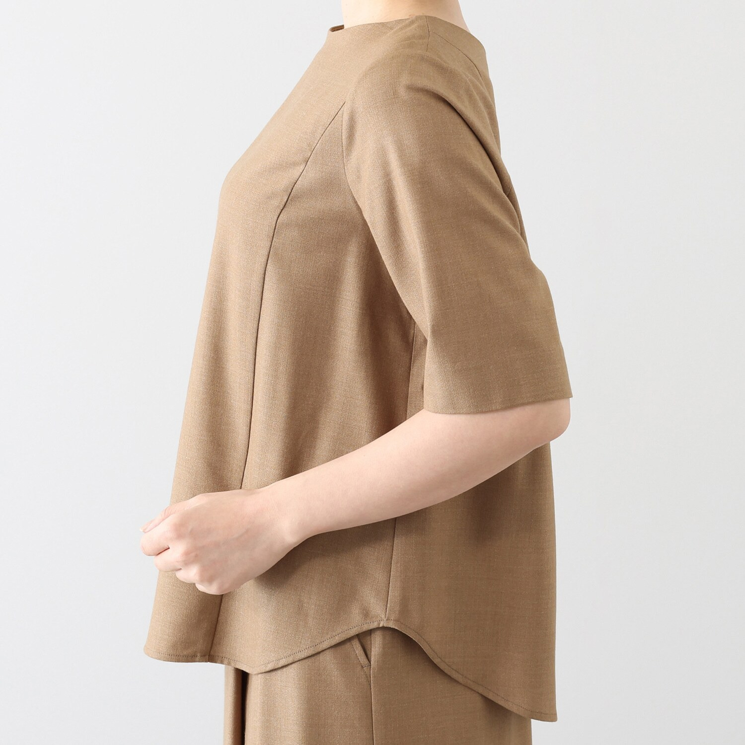 レア　ジェム オールシーズン 上質をまとう ウールトリアセテート混 ２ウェイブラウス