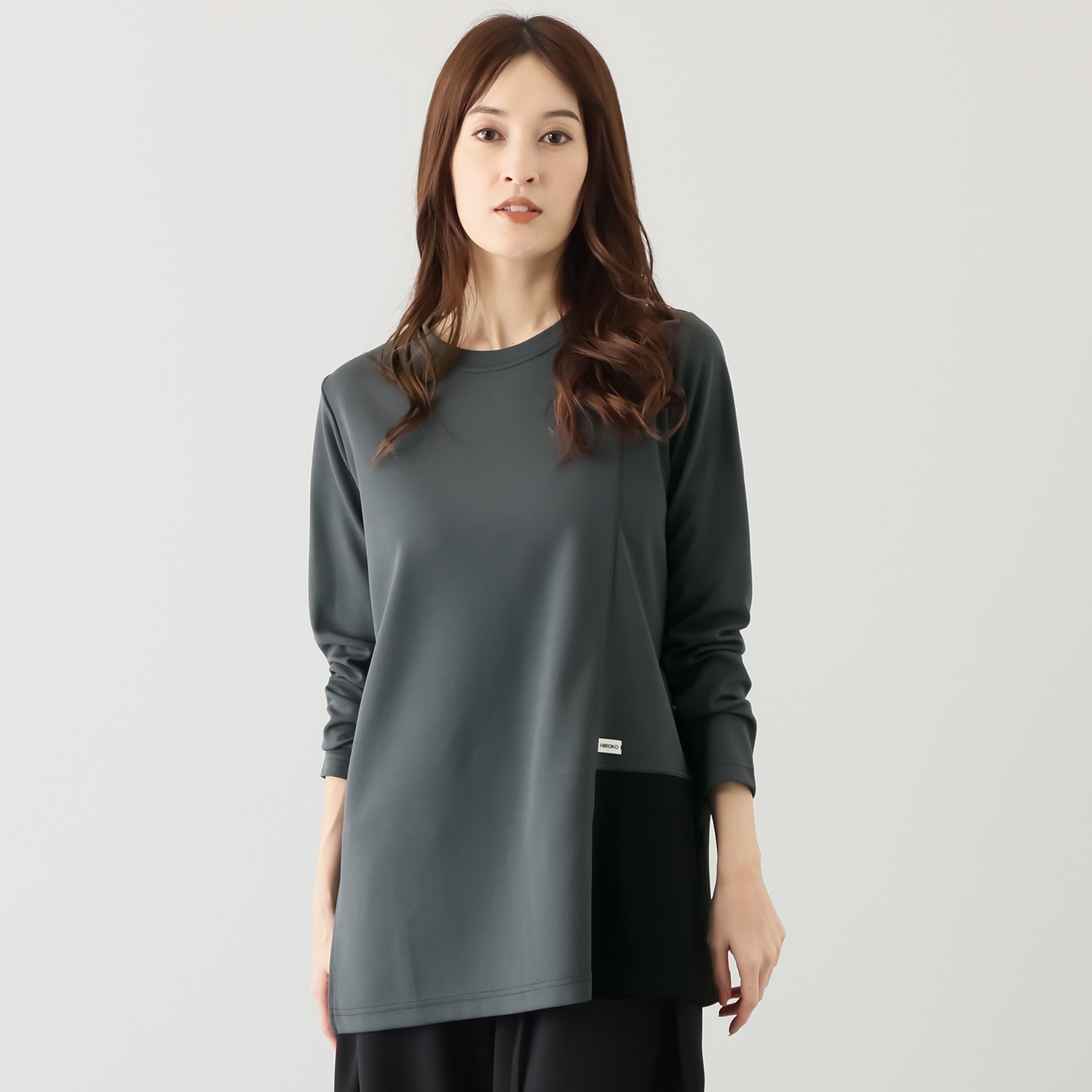 ヒロコ　デシネール 異素材切替 配色ステッチが効いた ちょこっとモードな 安心丈チュニック