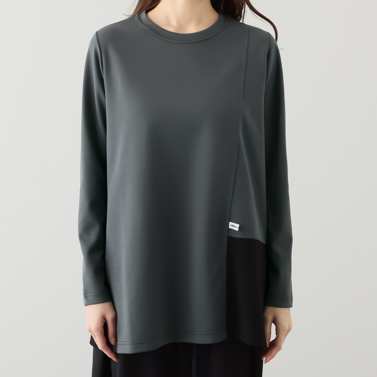 ヒロコ　デシネール 異素材切替 配色ステッチが効いた ちょこっとモードな 安心丈チュニック