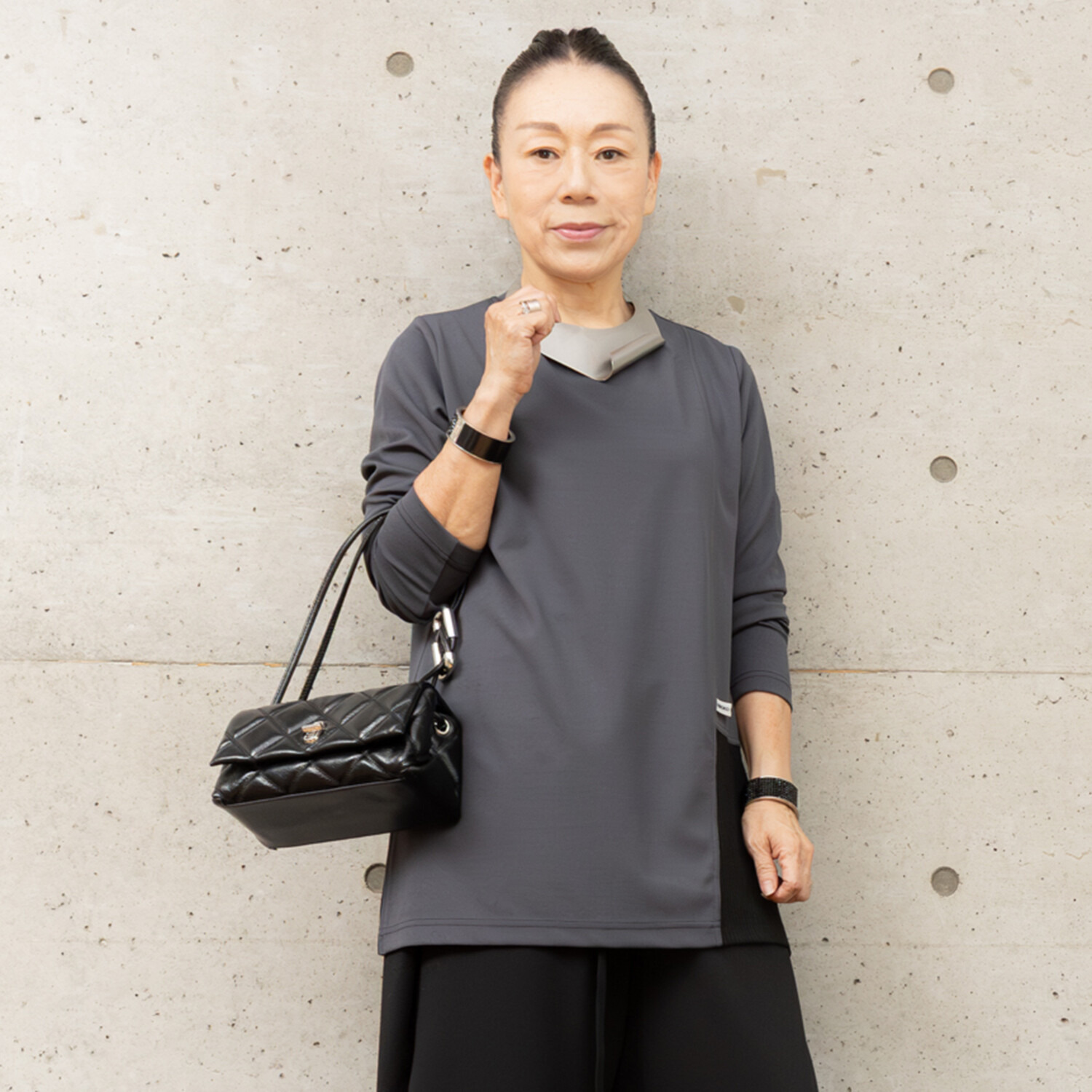 ヒロコ　デシネール 異素材切替 配色ステッチが効いた ちょこっとモードな 安心丈チュニック