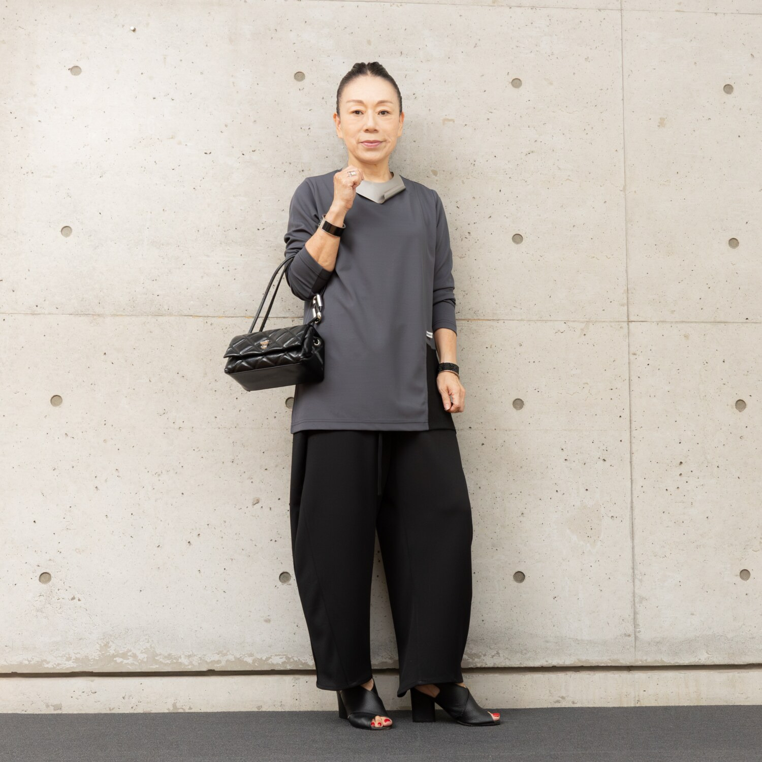 ヒロコ　デシネール 異素材切替 配色ステッチが効いた ちょこっとモードな 安心丈チュニック