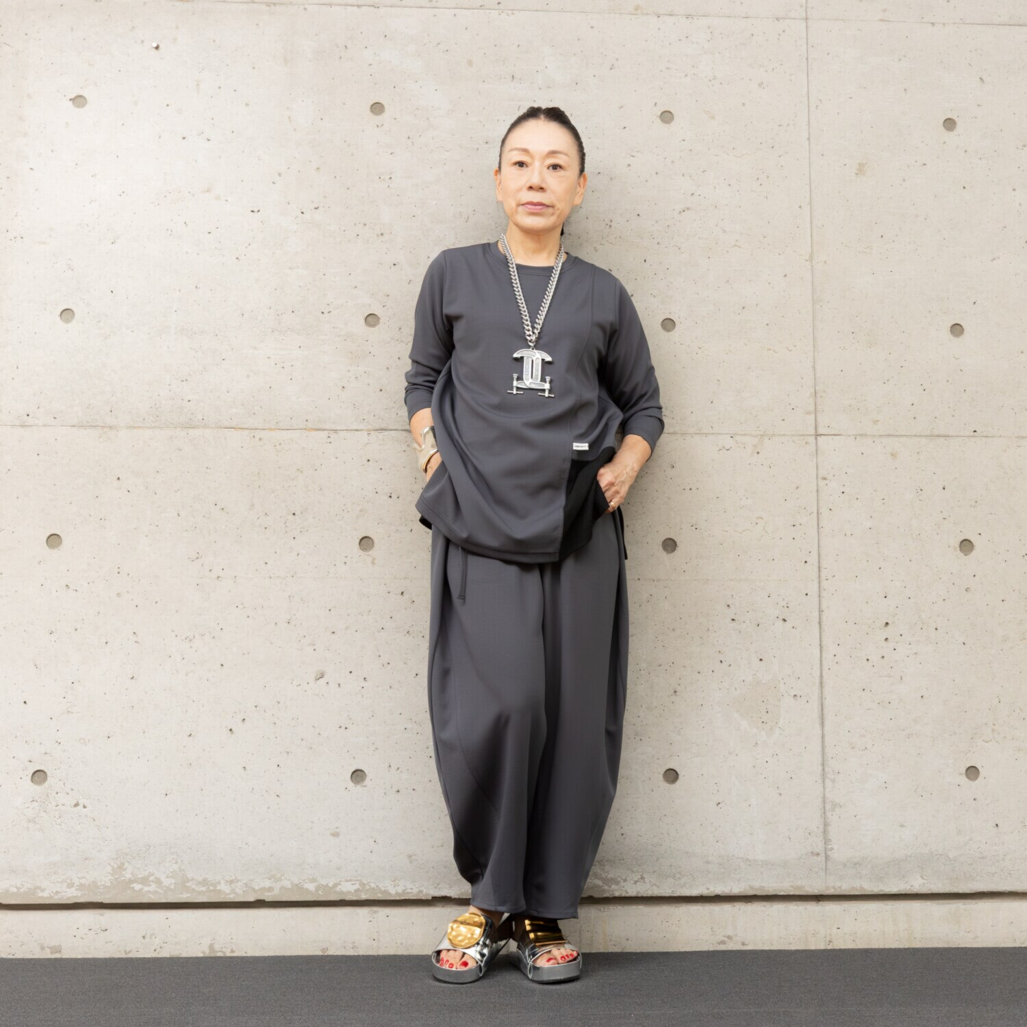 ヒロコ　デシネール 異素材切替 配色ステッチが効いた ちょこっとモードな 安心丈チュニック