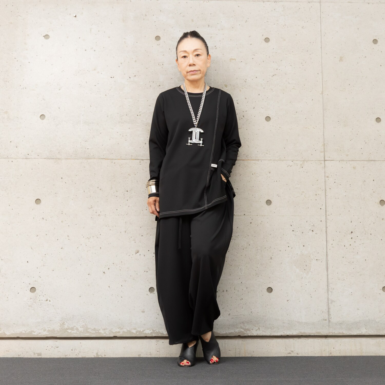 ヒロコ　デシネール 異素材切替 配色ステッチが効いた ちょこっとモードな 安心丈チュニック