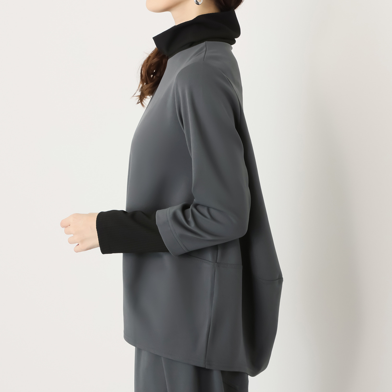 ヒロコ　デシネール リブタートル＆リブ袖 コーディネイト風 バレルシルエット プルオーバー