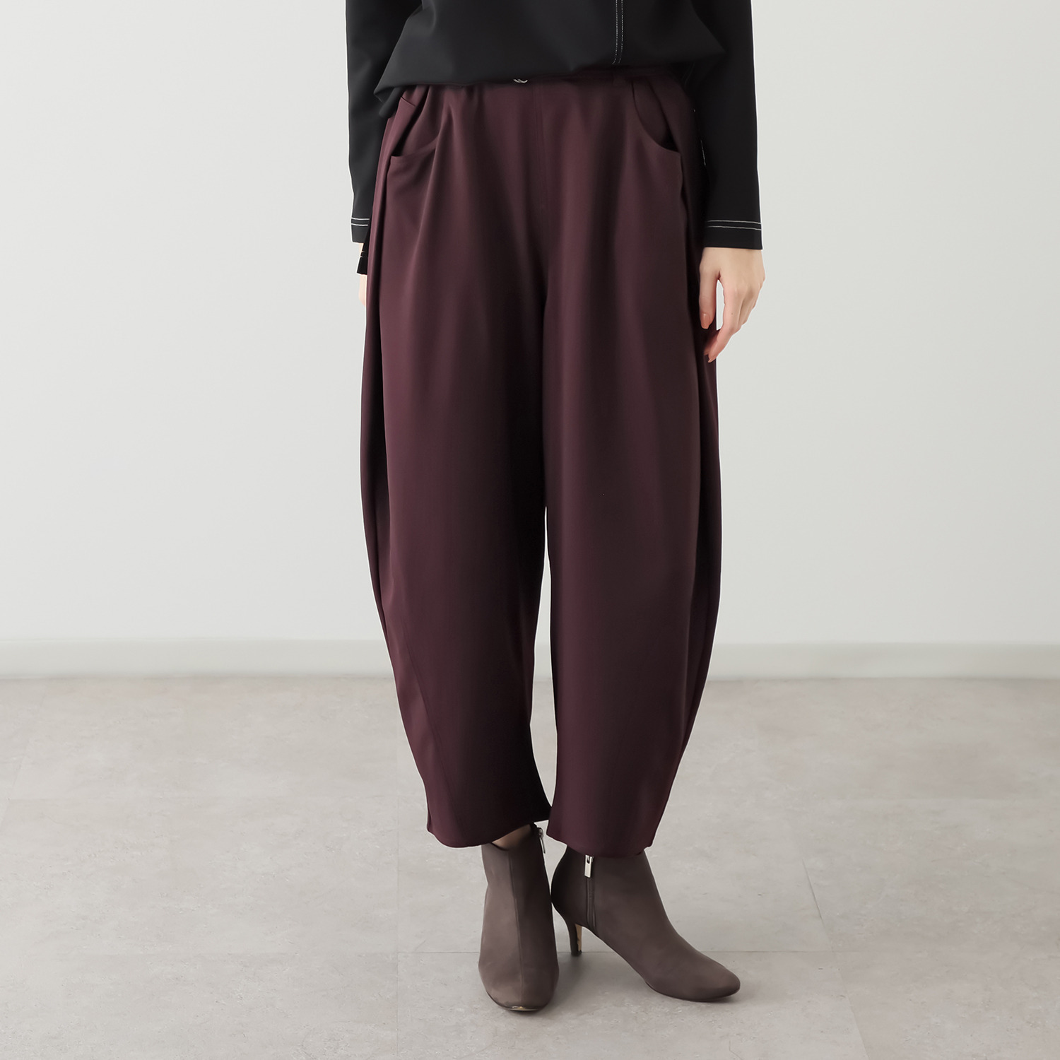 ヒロコ　デシネール ちょこっとモード ソフトバレルシルエット パンツ